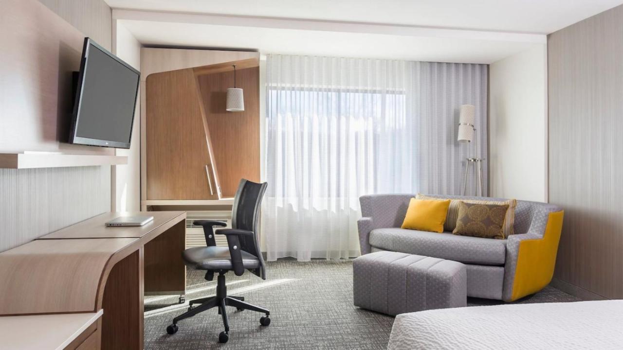 Courtyard Lake Charles Ngoại thất bức ảnh